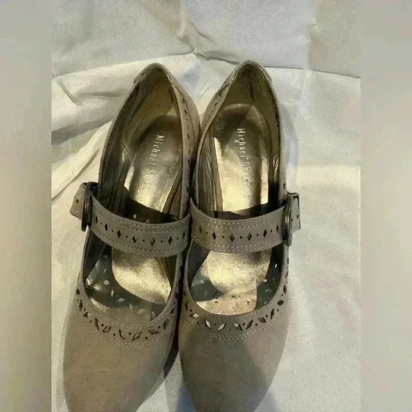 Michael Shannon Tan Heels with Elegant Design - Picture 11 of 16